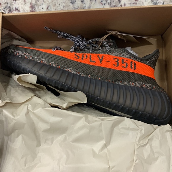 SOLD Yeeze boost 350 v2 - Picture 4 of 8